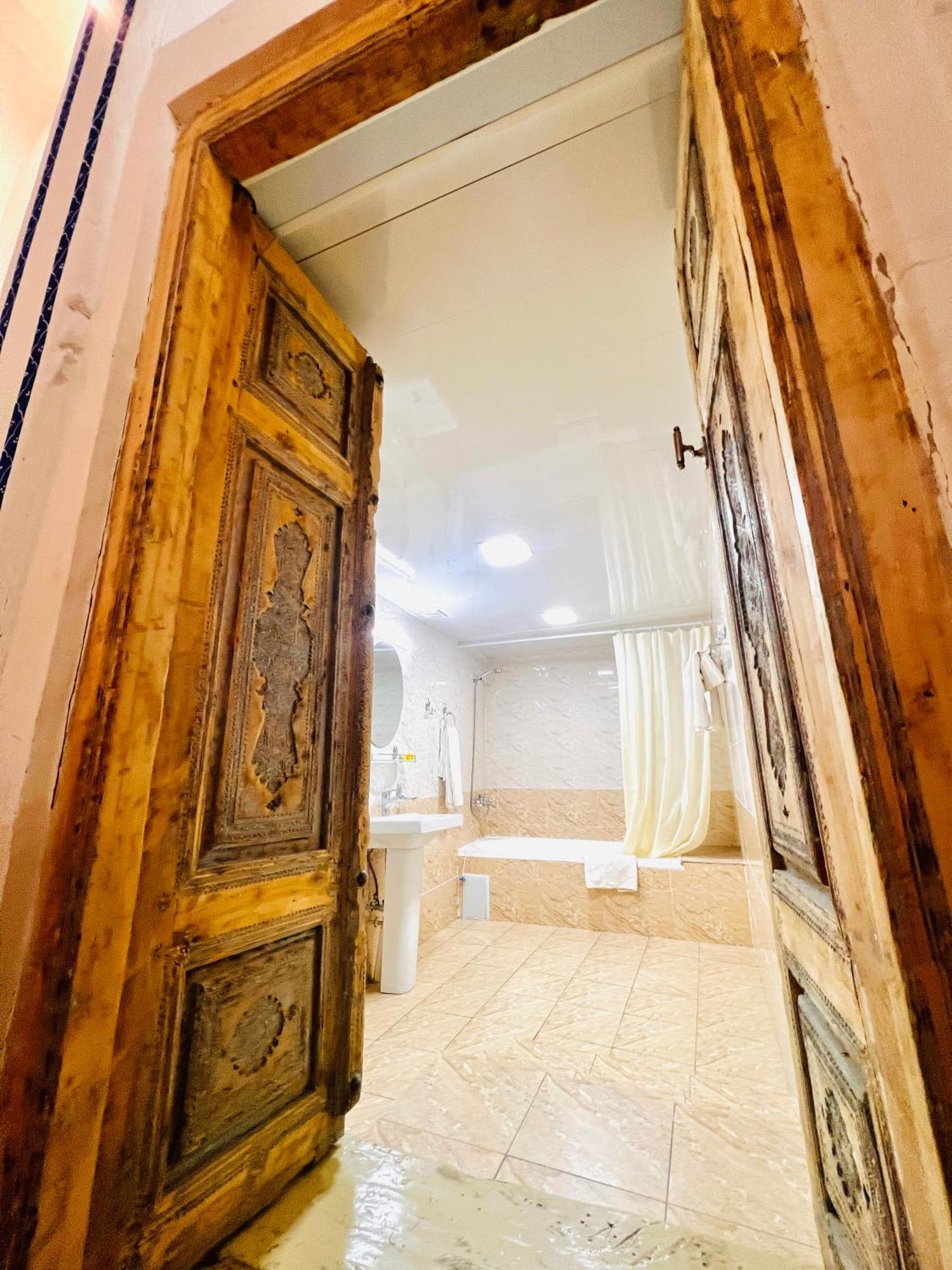 Komil Bukhara Boutique Hotel Kültér fotó
